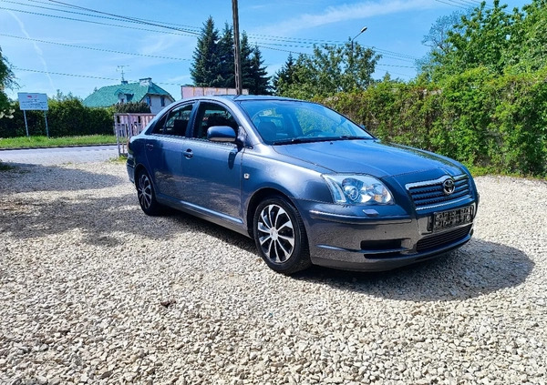 Toyota Avensis cena 12177 przebieg: 252650, rok produkcji 2004 z Radzyń Chełmiński małe 121